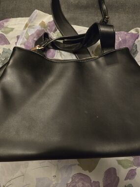 Classic Black Women’s Leather Tote Bag